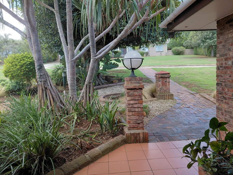 5 Bedroom Property for Sale in Vanes Estate Eastern Cape